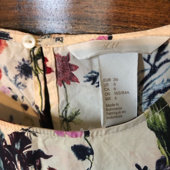 floral top - Picture 2 of 4